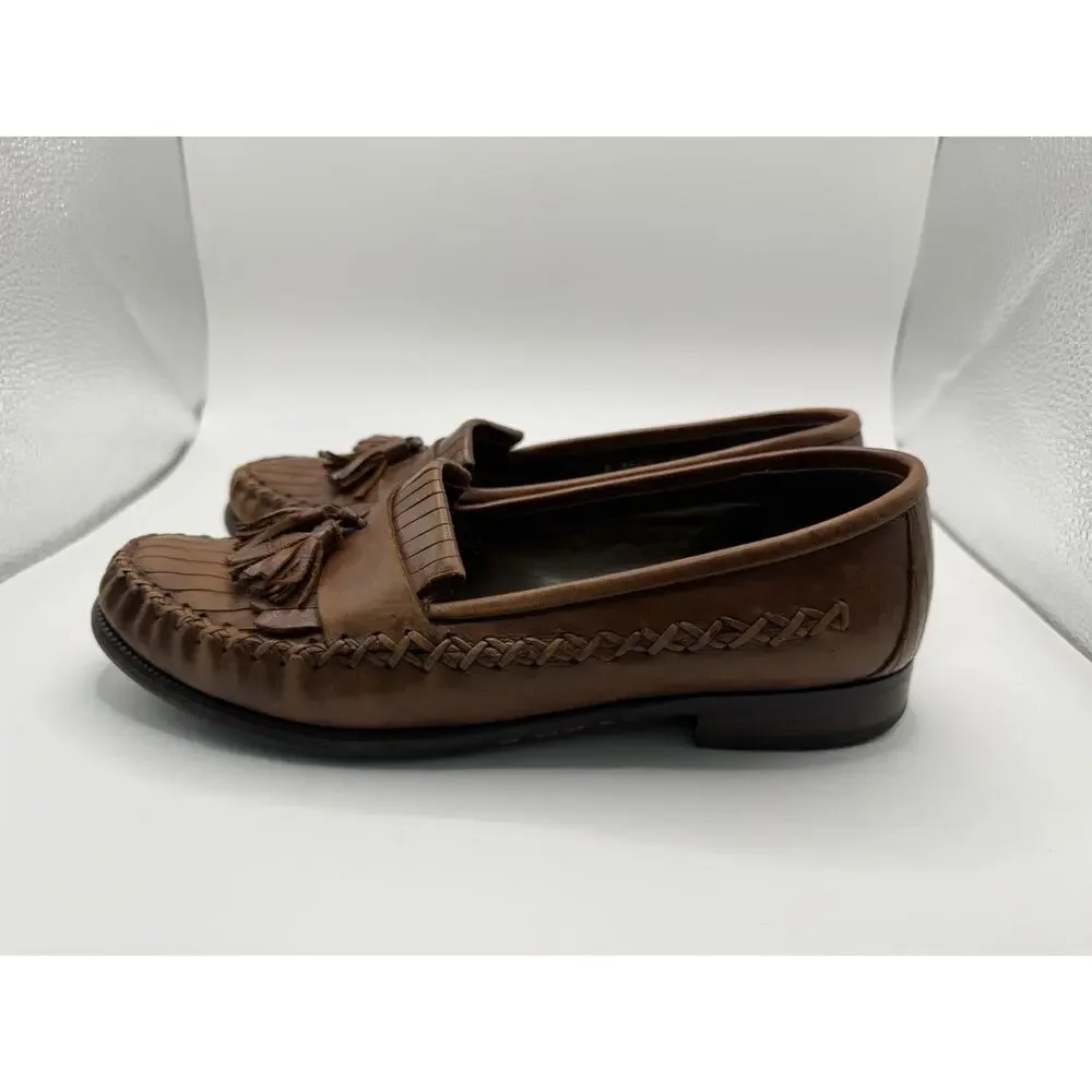 Cole Haan women’s Brown Leather Tasseled Loafer Dress Shoes Size 7.5 Flats